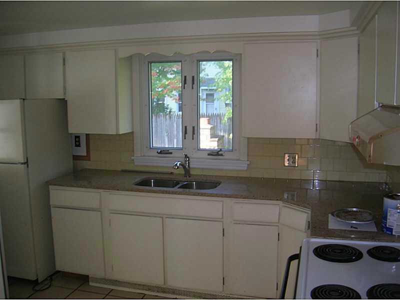 11 Bedford Road Cranston, RI 02910 - Photo 3 of 11 Kitchen.