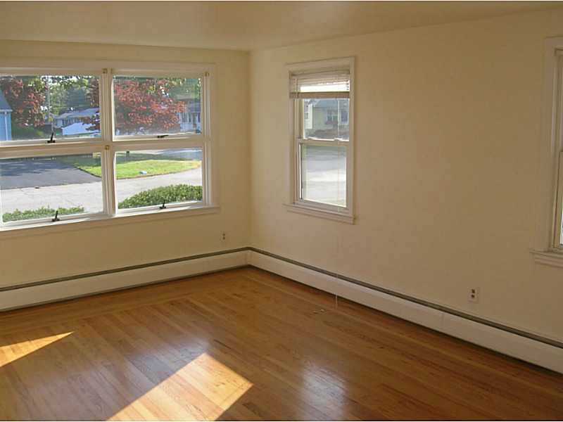 11 Bedford Road Cranston, RI 02910 - Photo 5 of 11 Living Room.