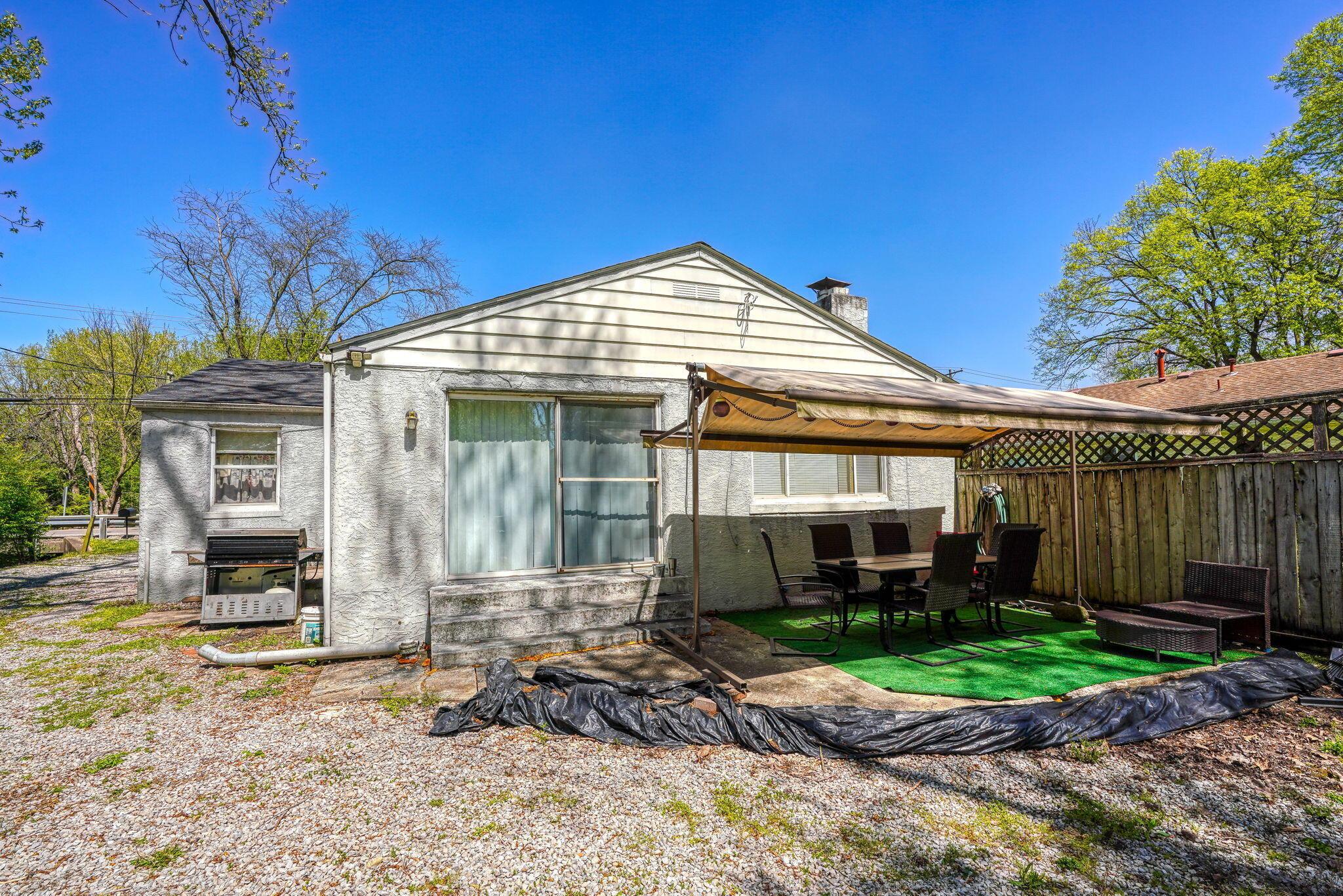 899 Hart Road Columbus, OH 43223 - Photo 26 of 33 899 Hart Rd (33)