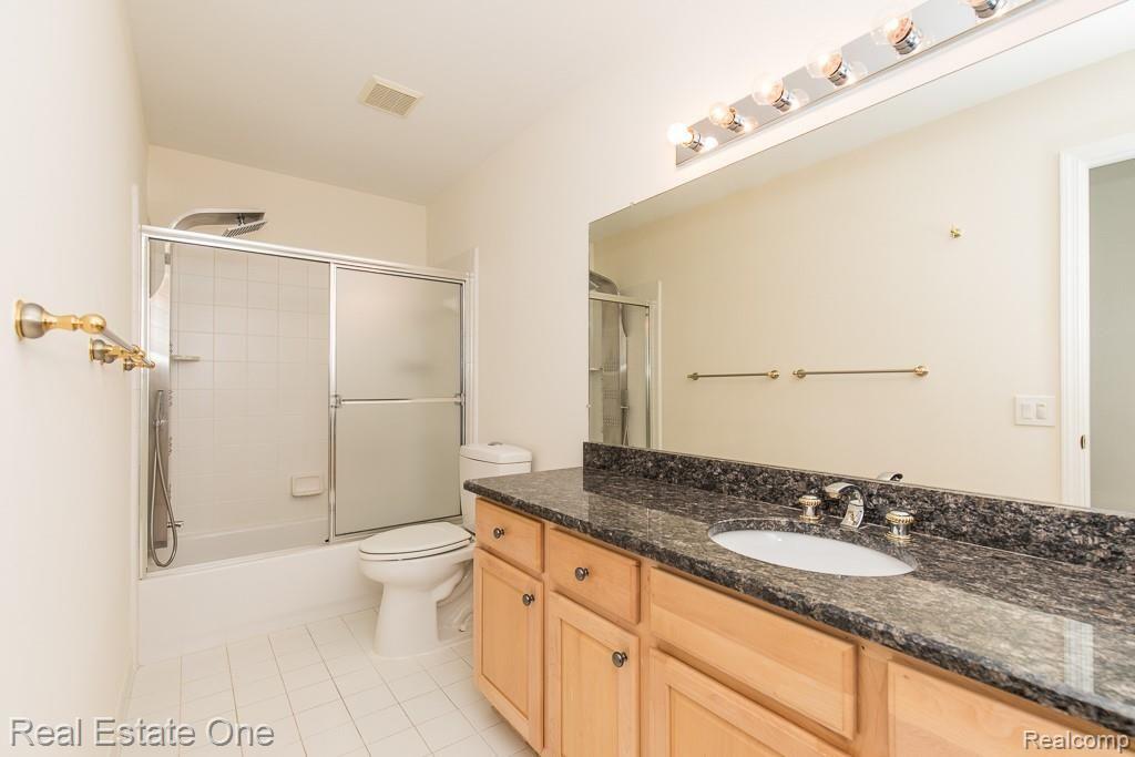 1420 Tulberry Circle Rochester, MI 48306 - Photo 22 of 32 Tulberry MLS-W038.jpg