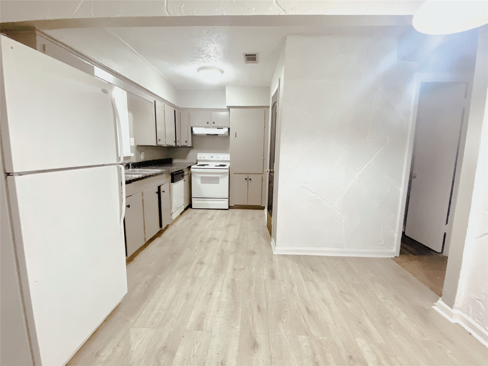 88 Gazebo Street, Unit D Huntsville, TX 77340 - Photo 5 of 16