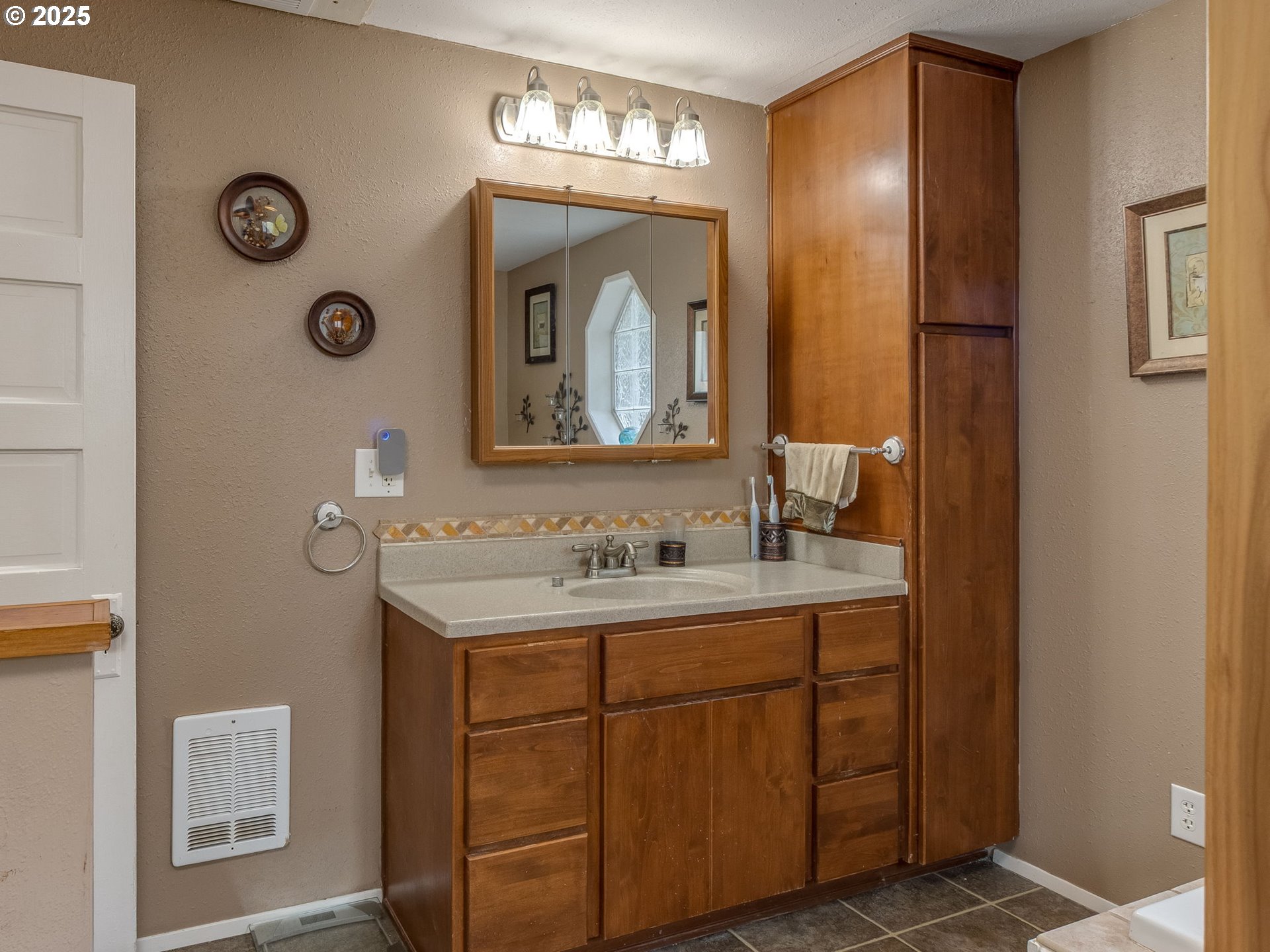1833 D Street Forest Grove, OR 97116 - Photo 25 of 46 Bathroom