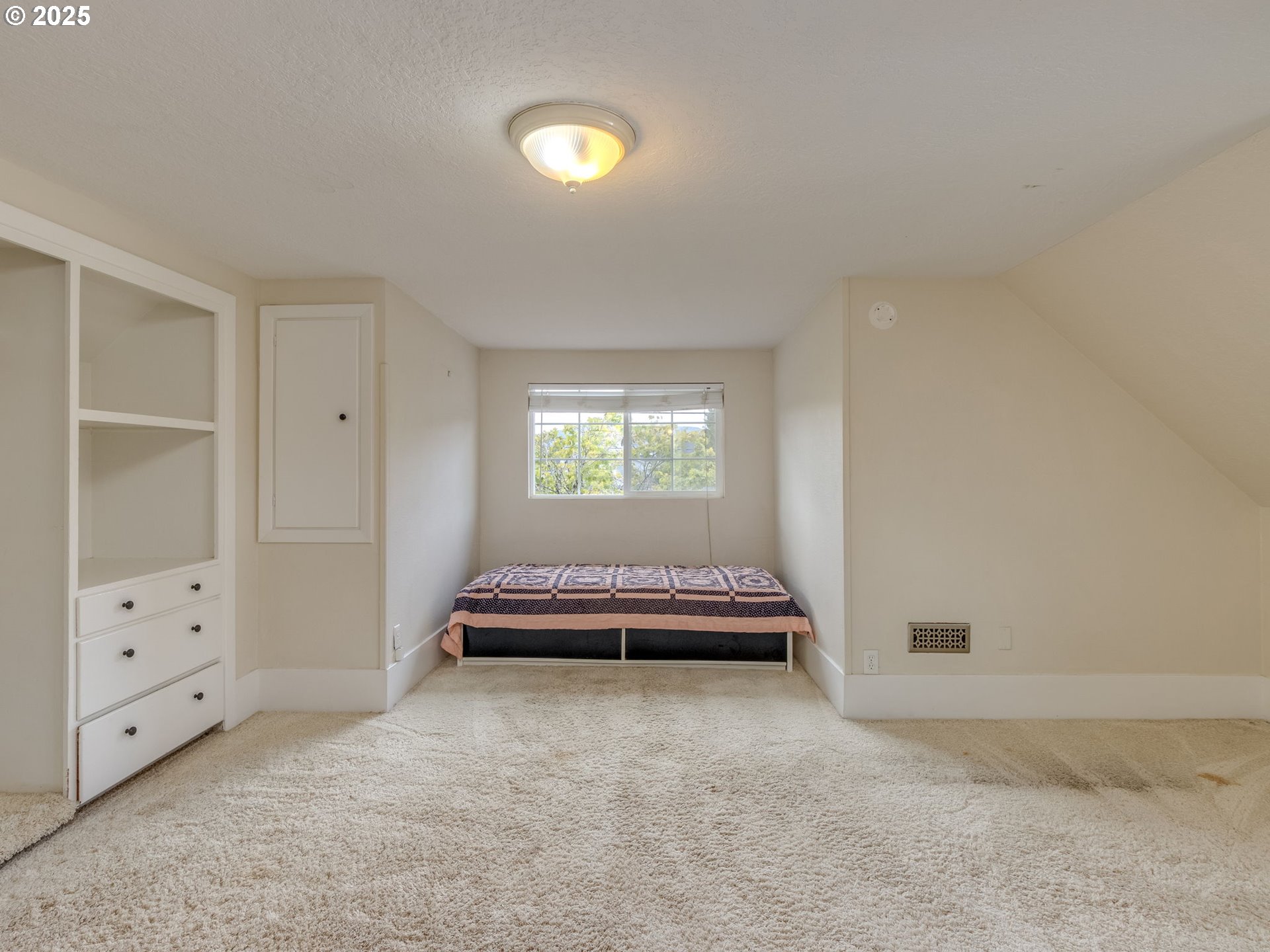 1833 D Street Forest Grove, OR 97116 - Photo 28 of 46 Bedroom