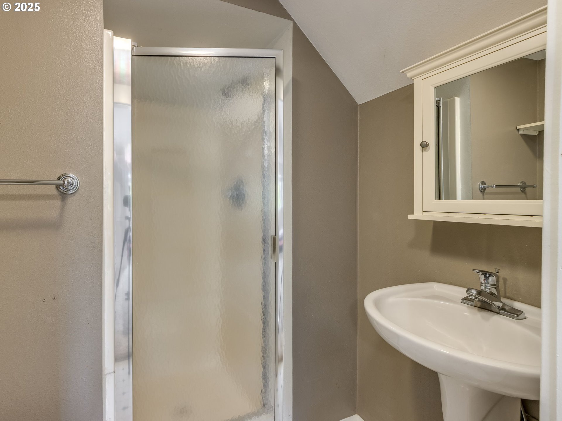 1833 D Street Forest Grove, OR 97116 - Photo 31 of 46 Attached Bathroom #1