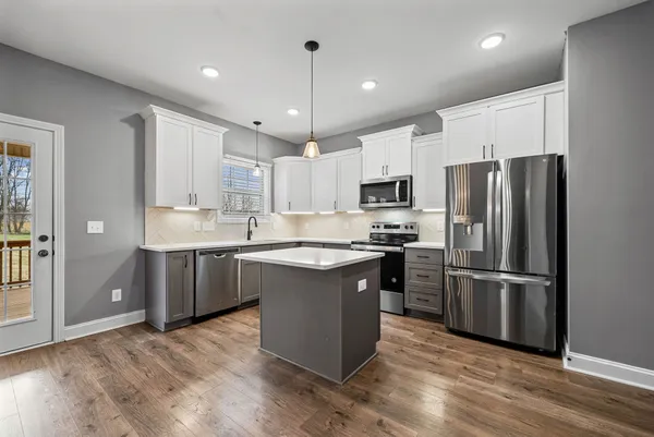 $2,000 | 1395 Holden Drive, Clarksville, TN 37042