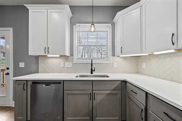 $2,000 | 1395 Holden Drive, Clarksville, TN 37042