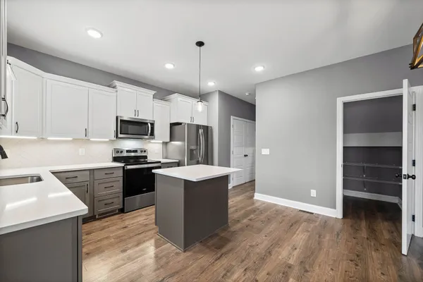 $2,000 | 1395 Holden Drive, Clarksville, TN 37042