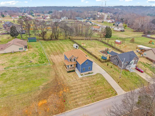 $2,000 | 1395 Holden Drive, Clarksville, TN 37042