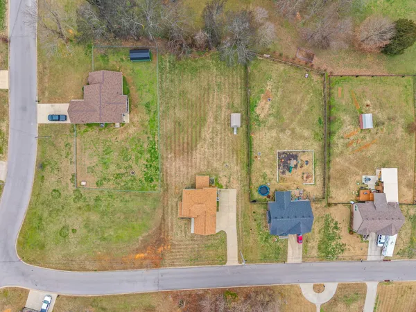 $2,000 | 1395 Holden Drive, Clarksville, TN 37042