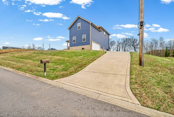 $2,000 | 1395 Holden Drive, Clarksville, TN 37042