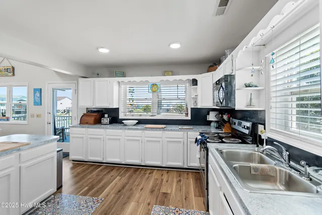 $859,000 | 108 Tarpon Drive, Holden Beach, NC 28462