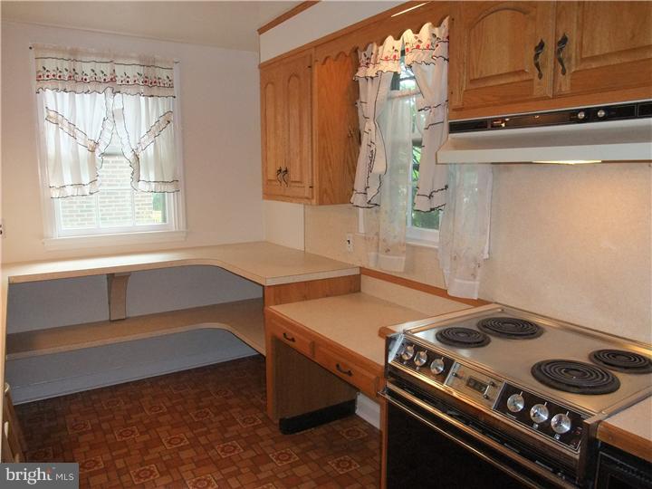 116 Flintlock Road Drexel Hill, PA 19026 - Photo 8 of 20 Kitchen