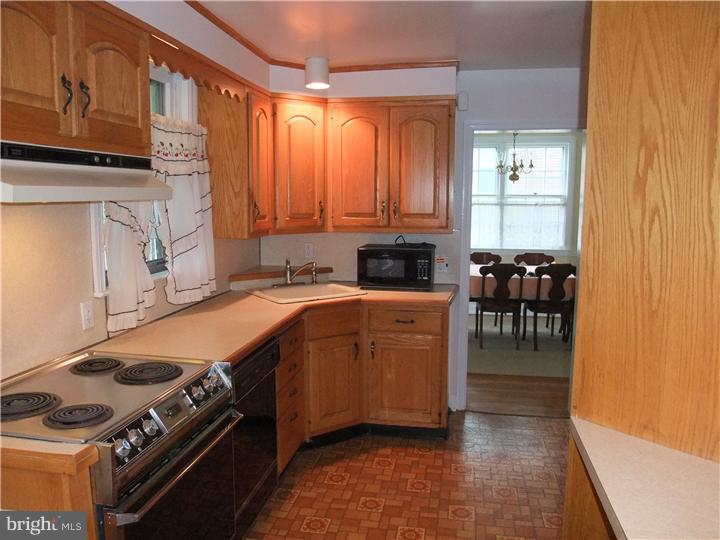 116 Flintlock Road Drexel Hill, PA 19026 - Photo 10 of 20 Kitchen