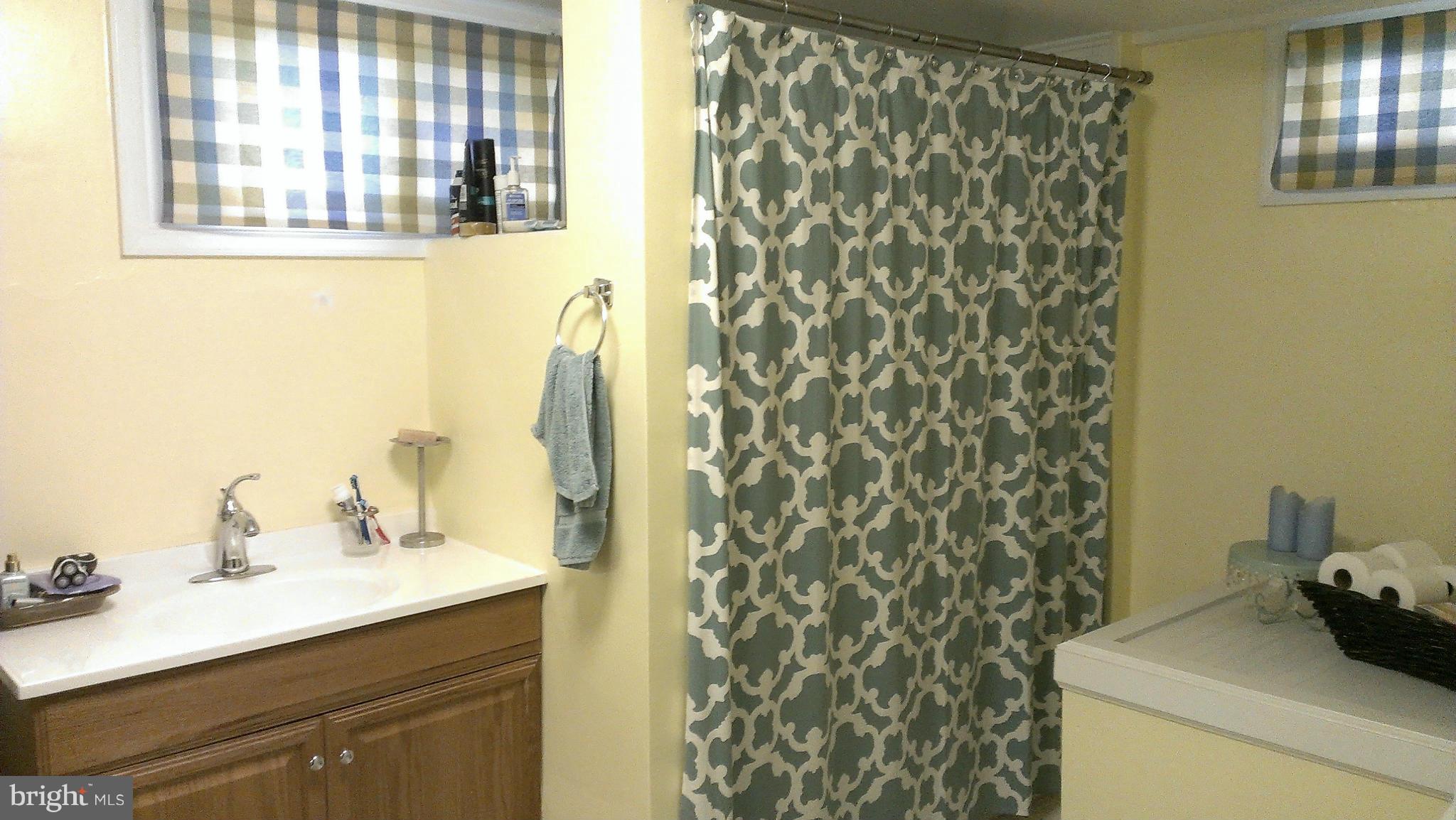 304 Leonard Road Fredericksburg, VA 22405 - Photo 11 of 18 Bath