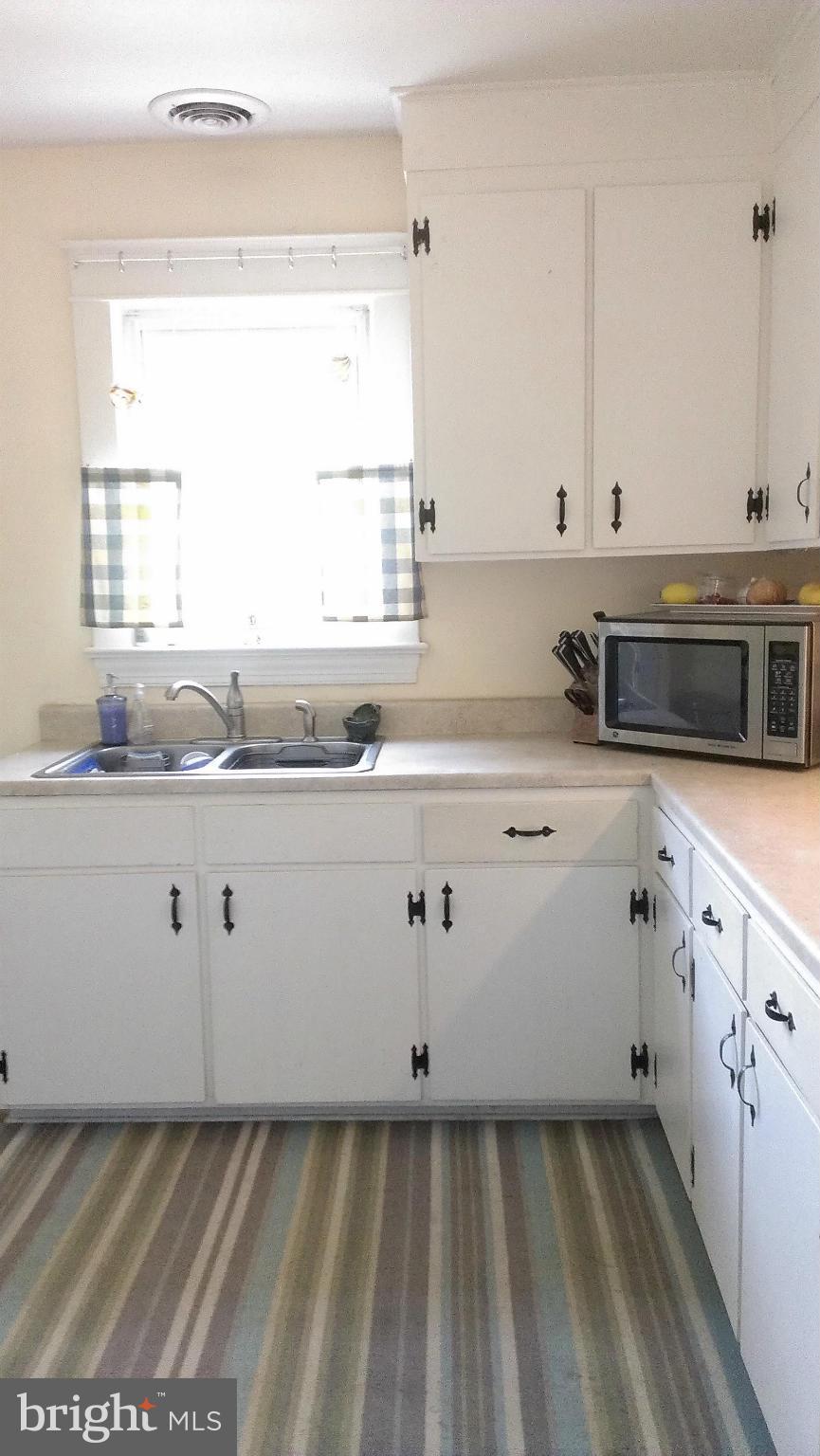 304 Leonard Road Fredericksburg, VA 22405 - Photo 7 of 18 Kitchen