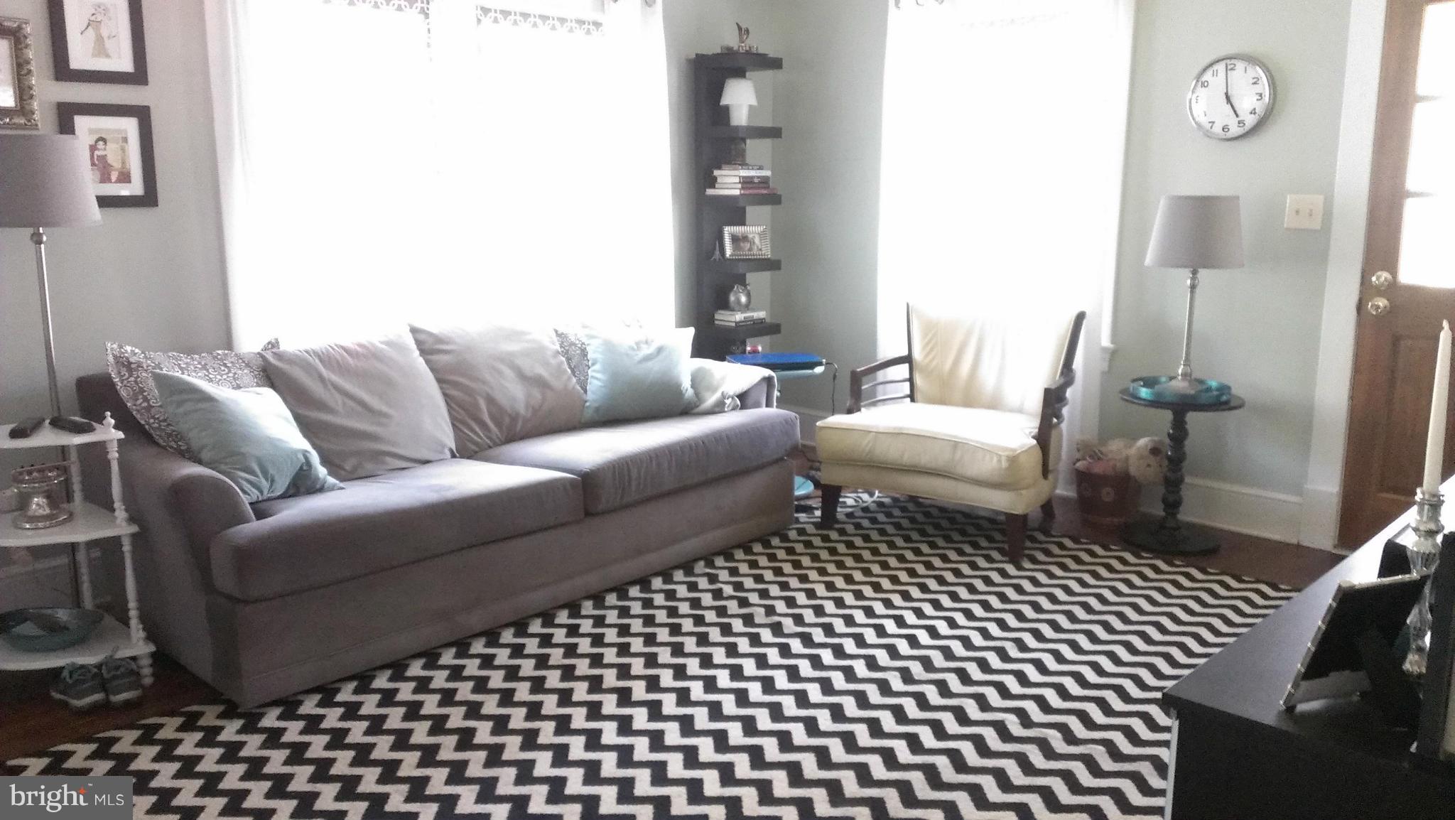 304 Leonard Road Fredericksburg, VA 22405 - Photo 8 of 18 Living Room