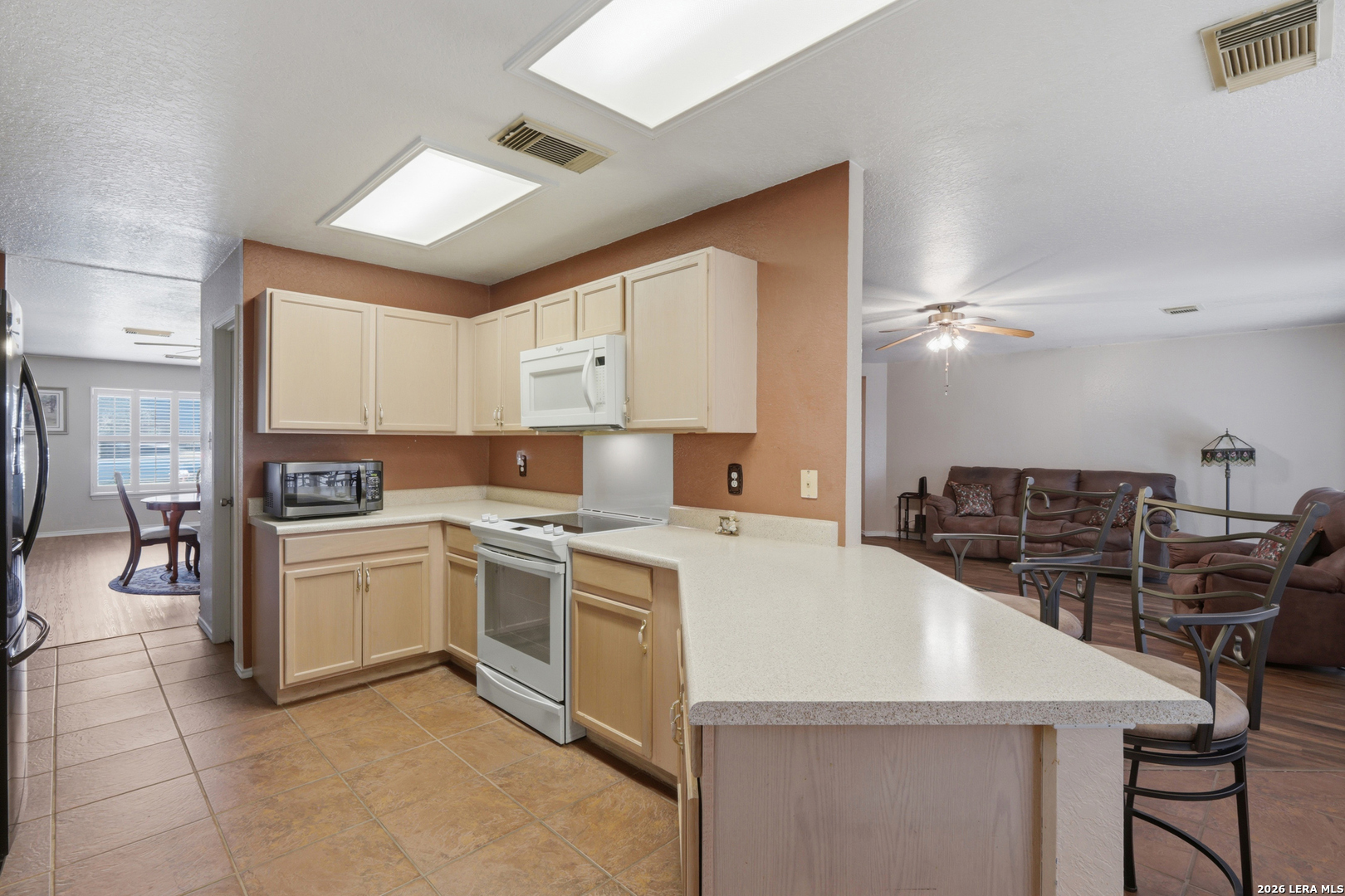 121 Springtree Parkway Cibolo, TX 78108 - Photo 12 of 37