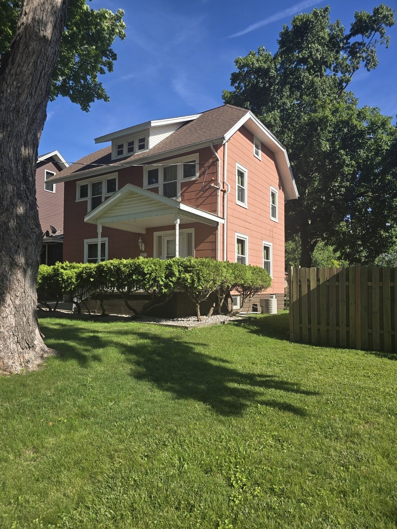 807 Apple Street Normal, IL 61761 - Photo 2 of 17