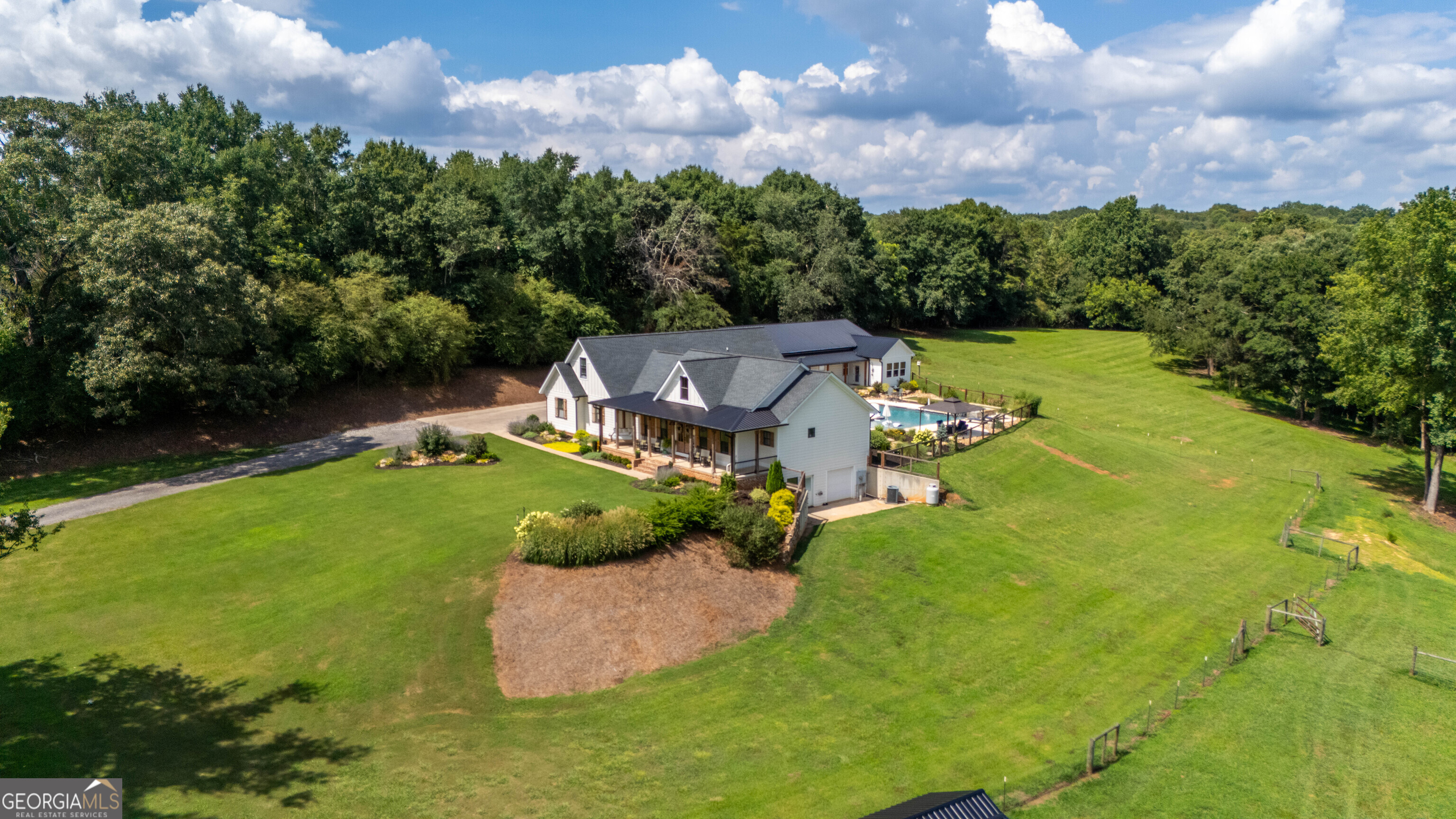 7625 West County Line Road Lula, GA 30554 - Photo 4 of 97 Gallery Image 4