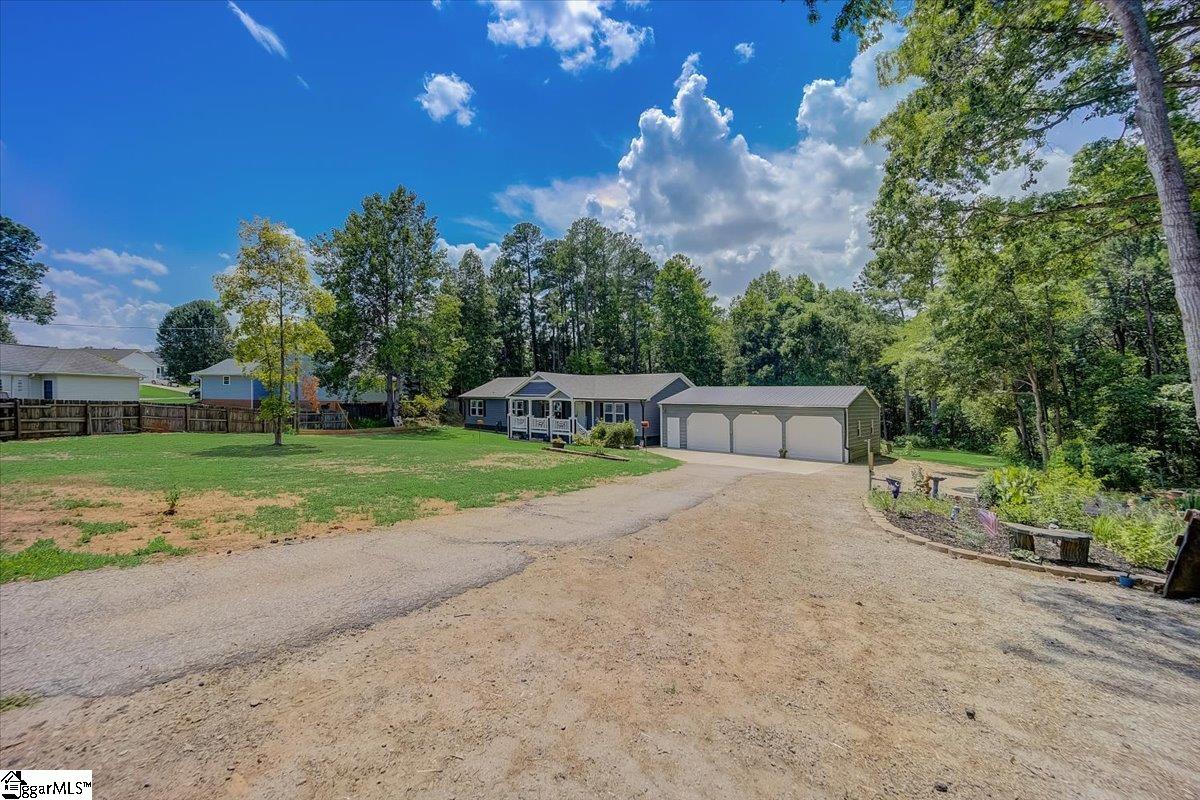 333 Lenhardt Road Easley, SC 29640 - Photo 2 of 35