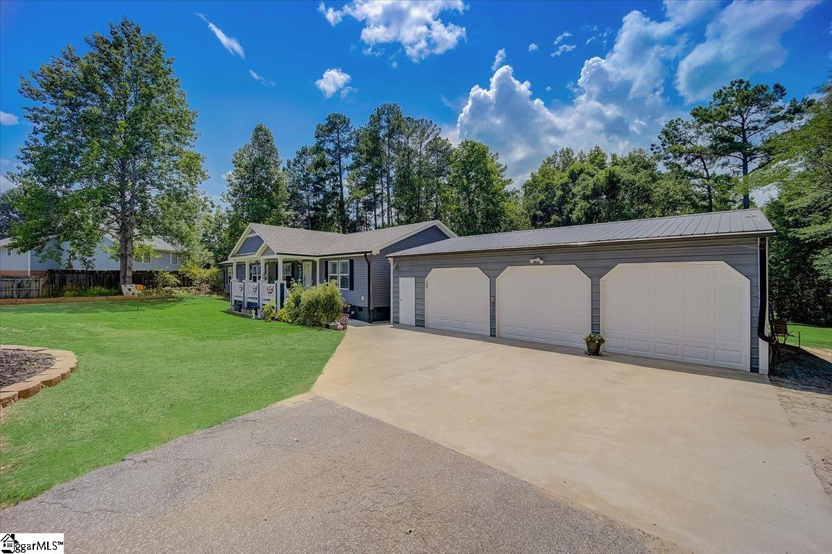 333 Lenhardt Road Easley, SC 29640 - Photo 3 of 35