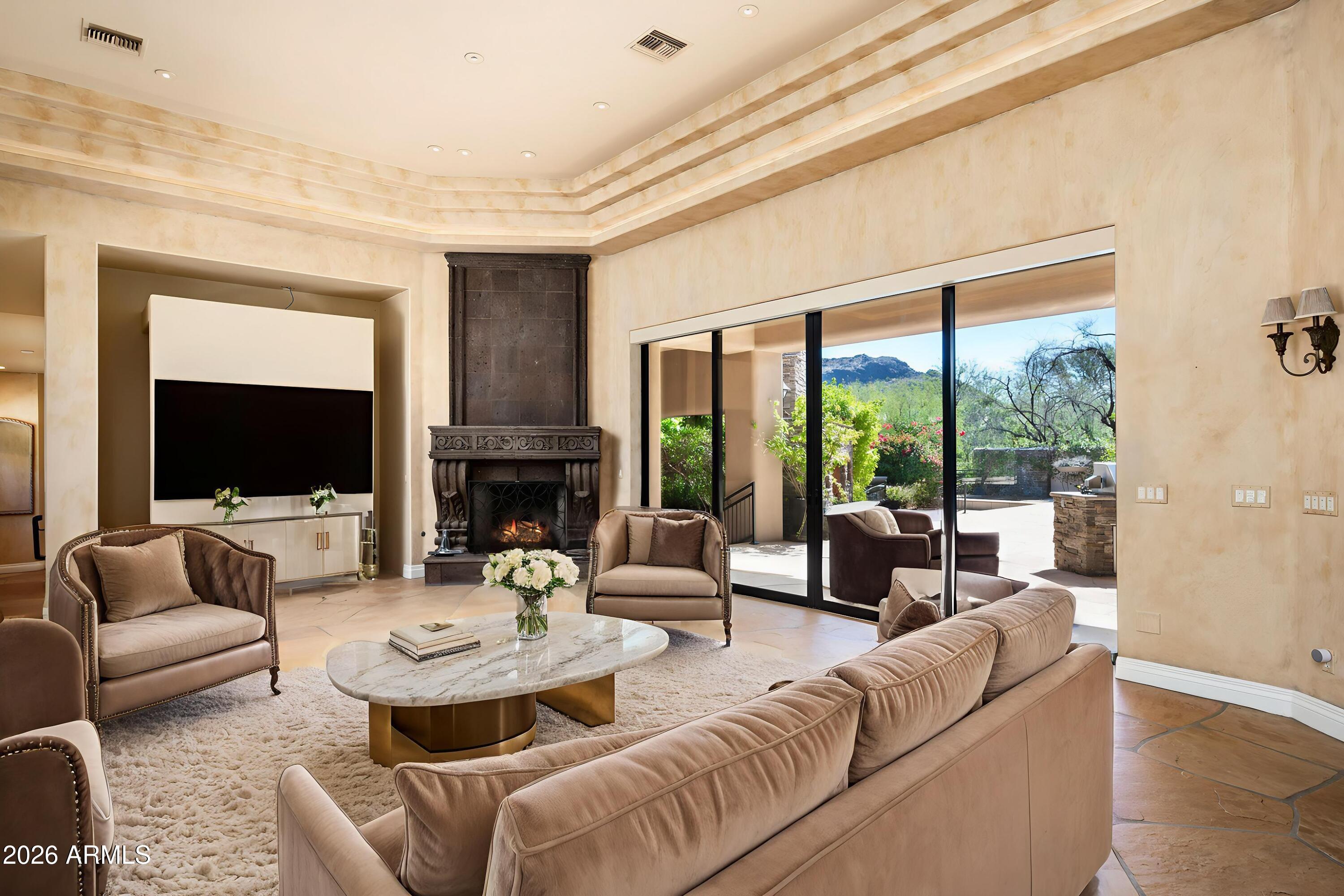 8150 North Ridgeview Drive Paradise Valley, AZ 85253 - Photo 5 of 30 Family room
