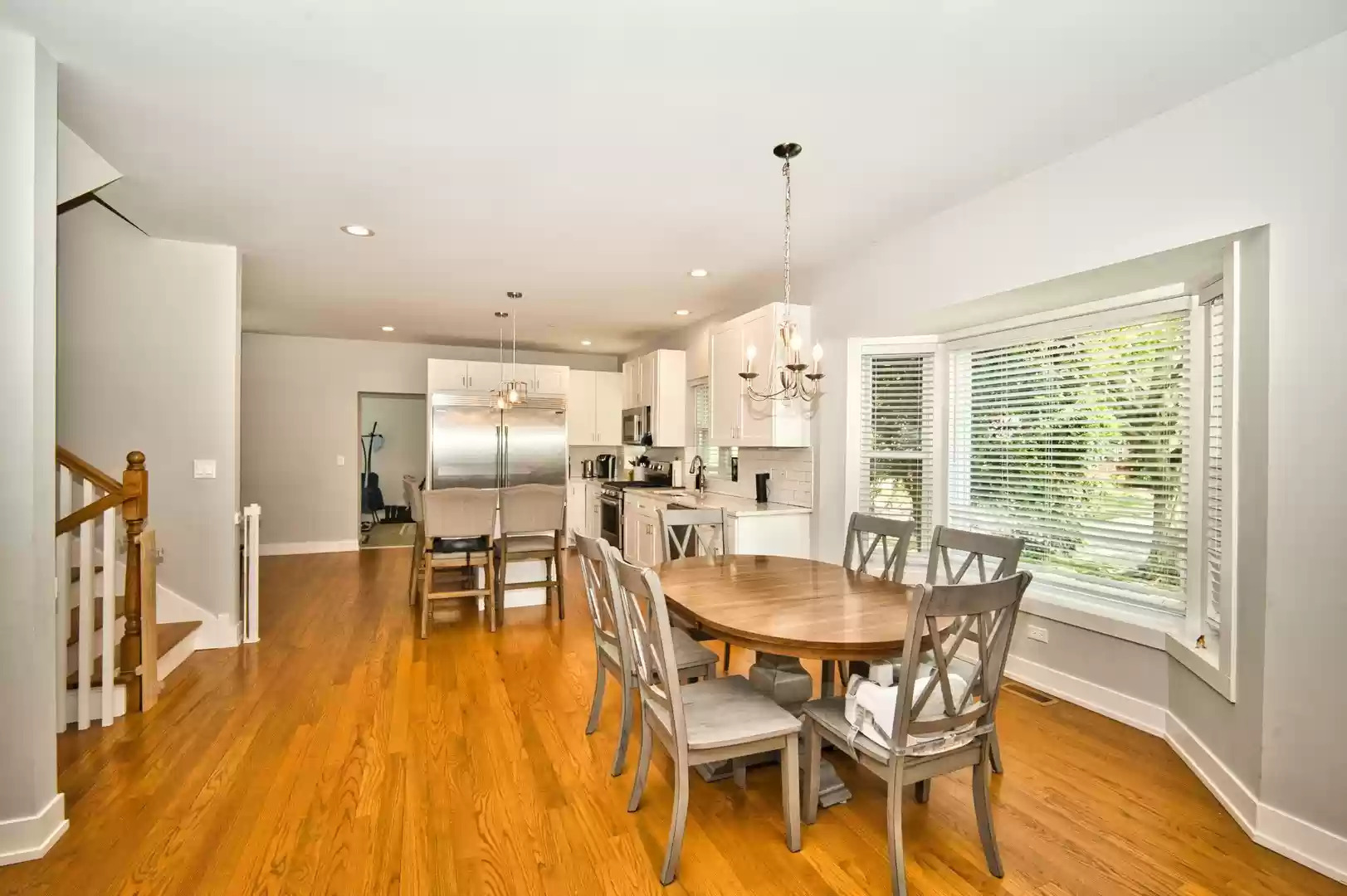 643 Oriole Avenue Park Ridge, IL 60068 - Photo 14 of 31 a dining room with furniture and wooden floor