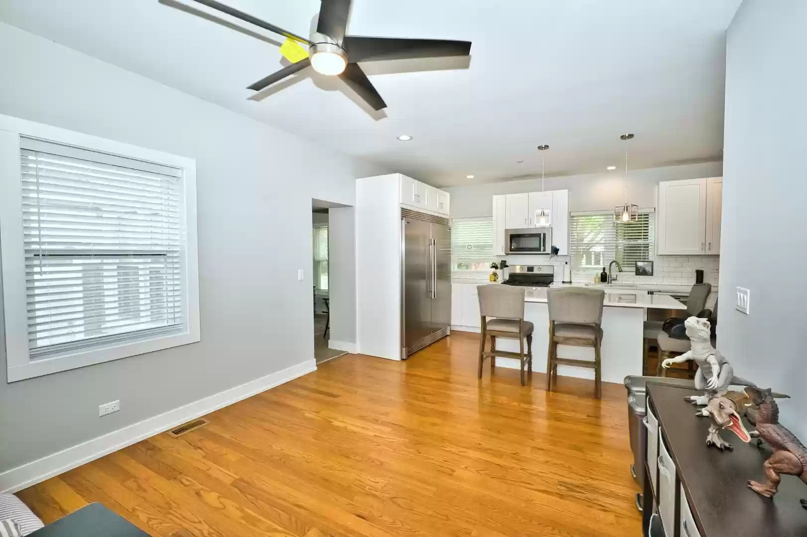 643 Oriole Avenue Park Ridge, IL 60068 - Photo 7 of 31 a view of a kitchen and dining room