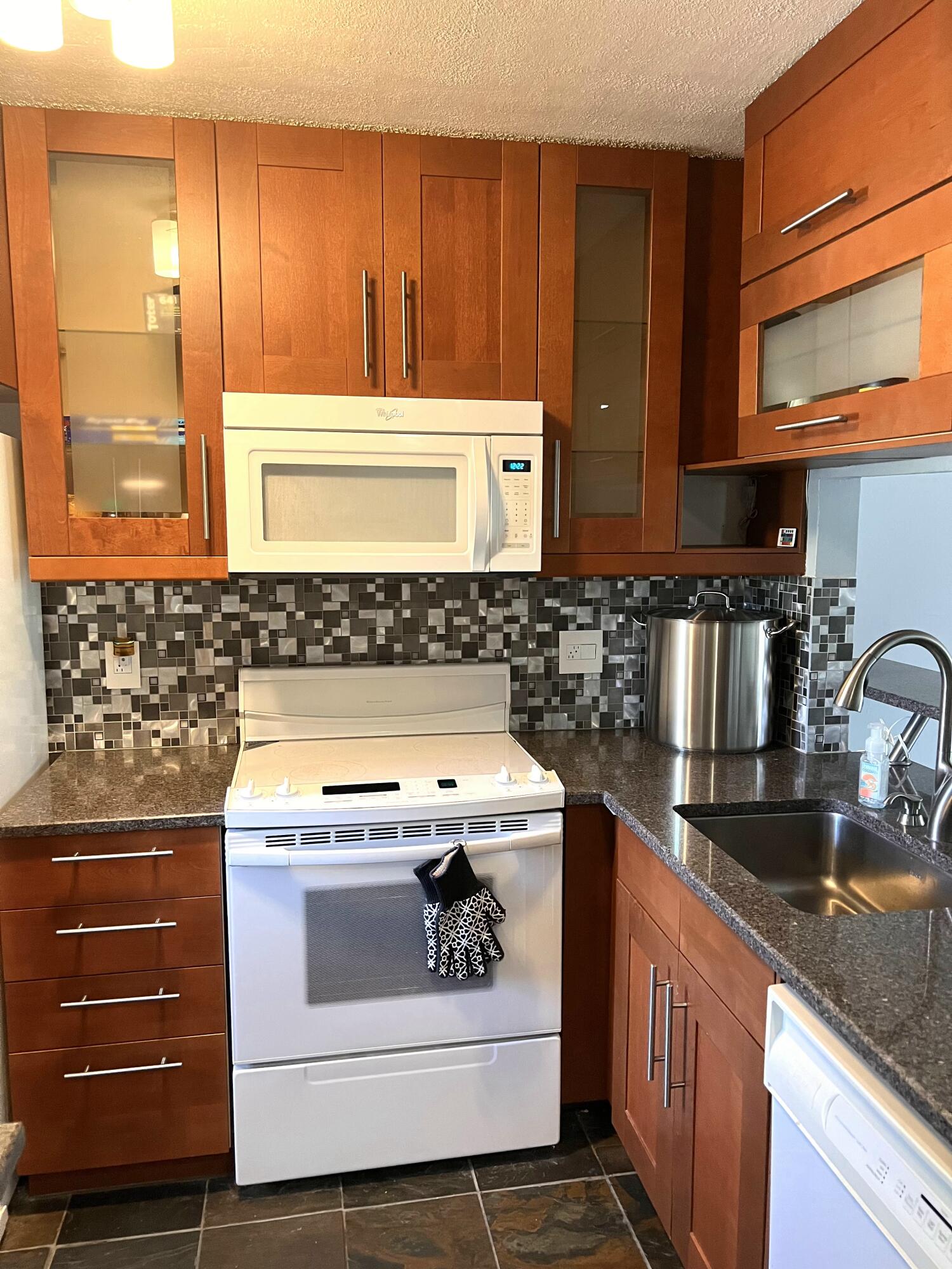 9905 Three Lakes Circle, Unit 12D Boca Raton, FL 33428 - Photo 5 of 12 3C65C17B-E07F-4BAA-9C23-2C4D9AE7A68B_1_2