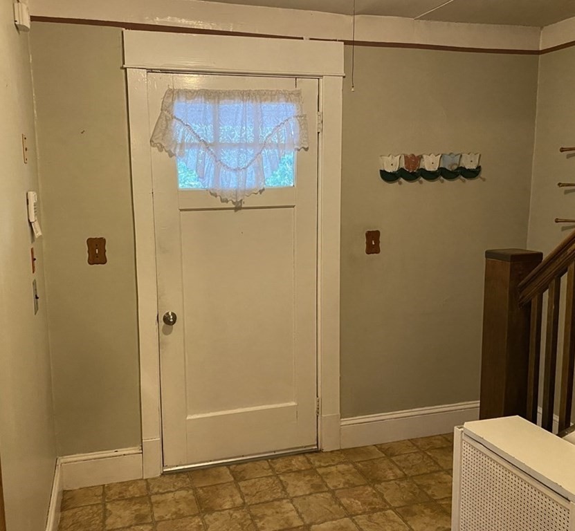 40 Alvin Street Springfield, MA 01104 - Photo 6 of 38