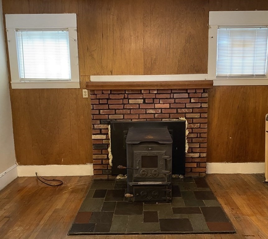 40 Alvin Street Springfield, MA 01104 - Photo 7 of 38
