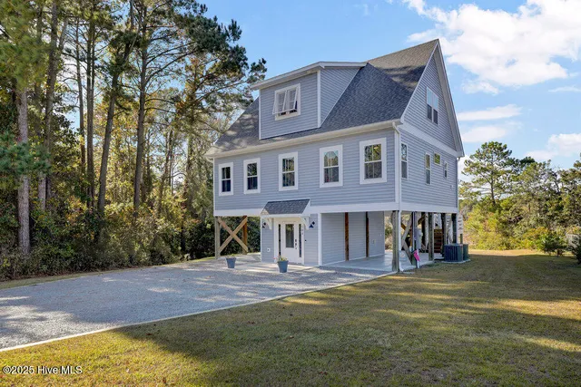 $715,000 | 504 Creek Drive, Hampstead, NC 28443