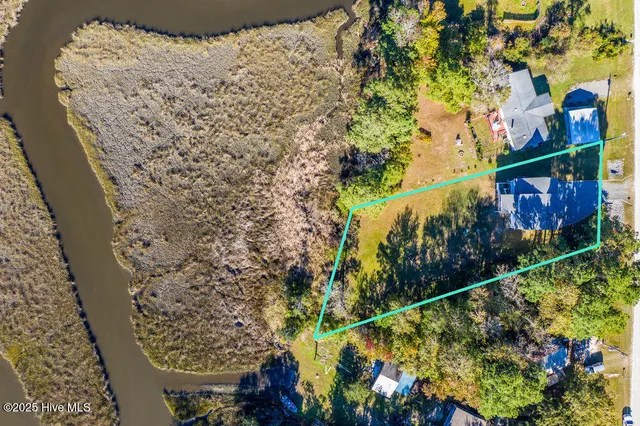 $715,000 | 504 Creek Drive, Hampstead, NC 28443