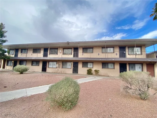 $750 | 3712 Royal Crest Street, Unit 8, Las Vegas, NV 89119