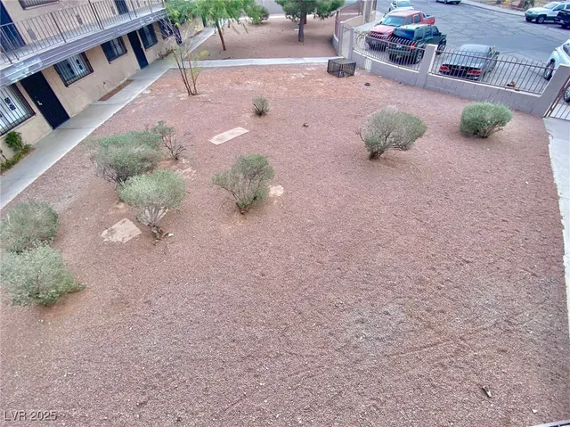 $750 | 3712 Royal Crest Street, Unit 8, Las Vegas, NV 89119