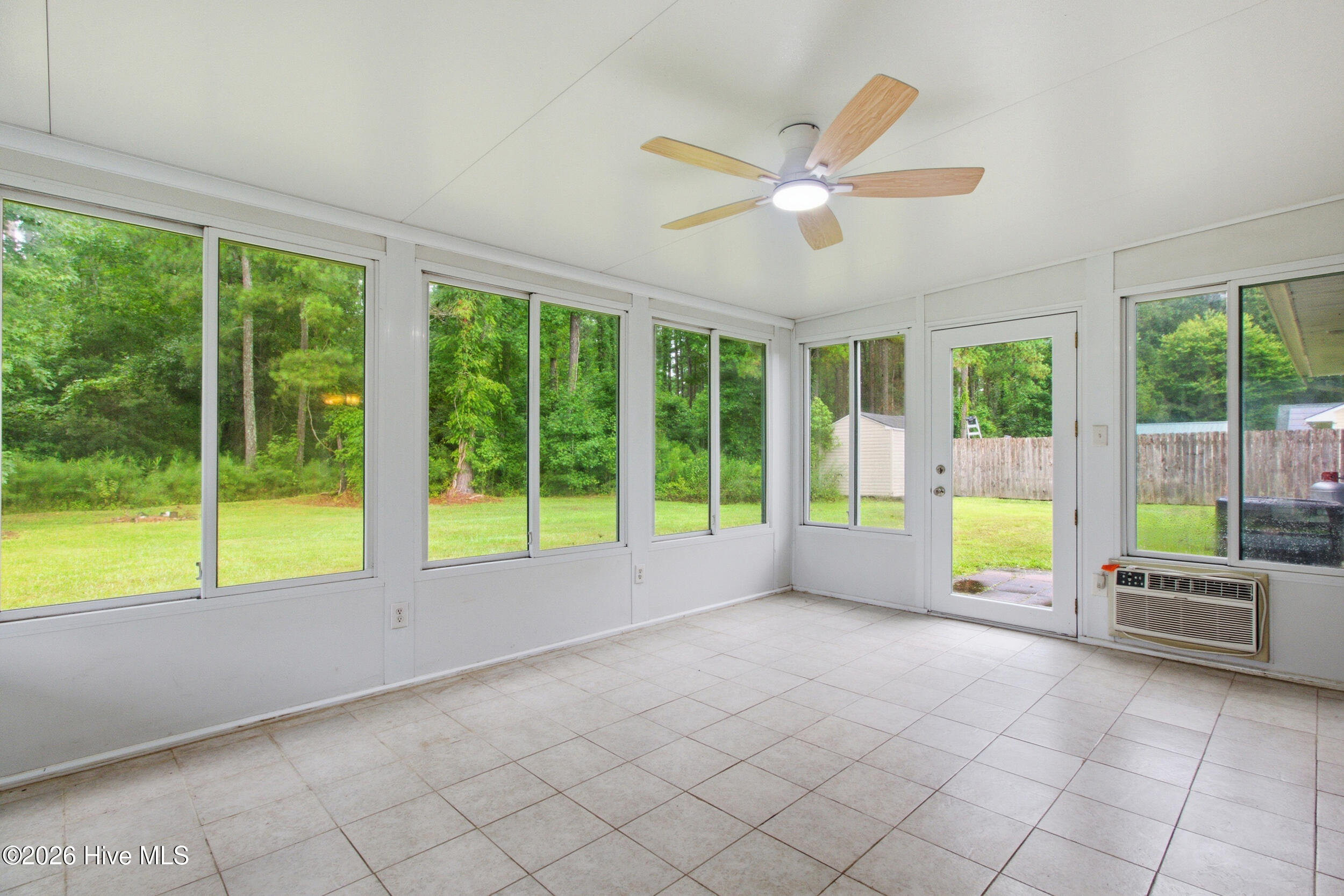 5709 County Line Road New Bern, NC 28562 - Photo 20 of 39 Sunroom