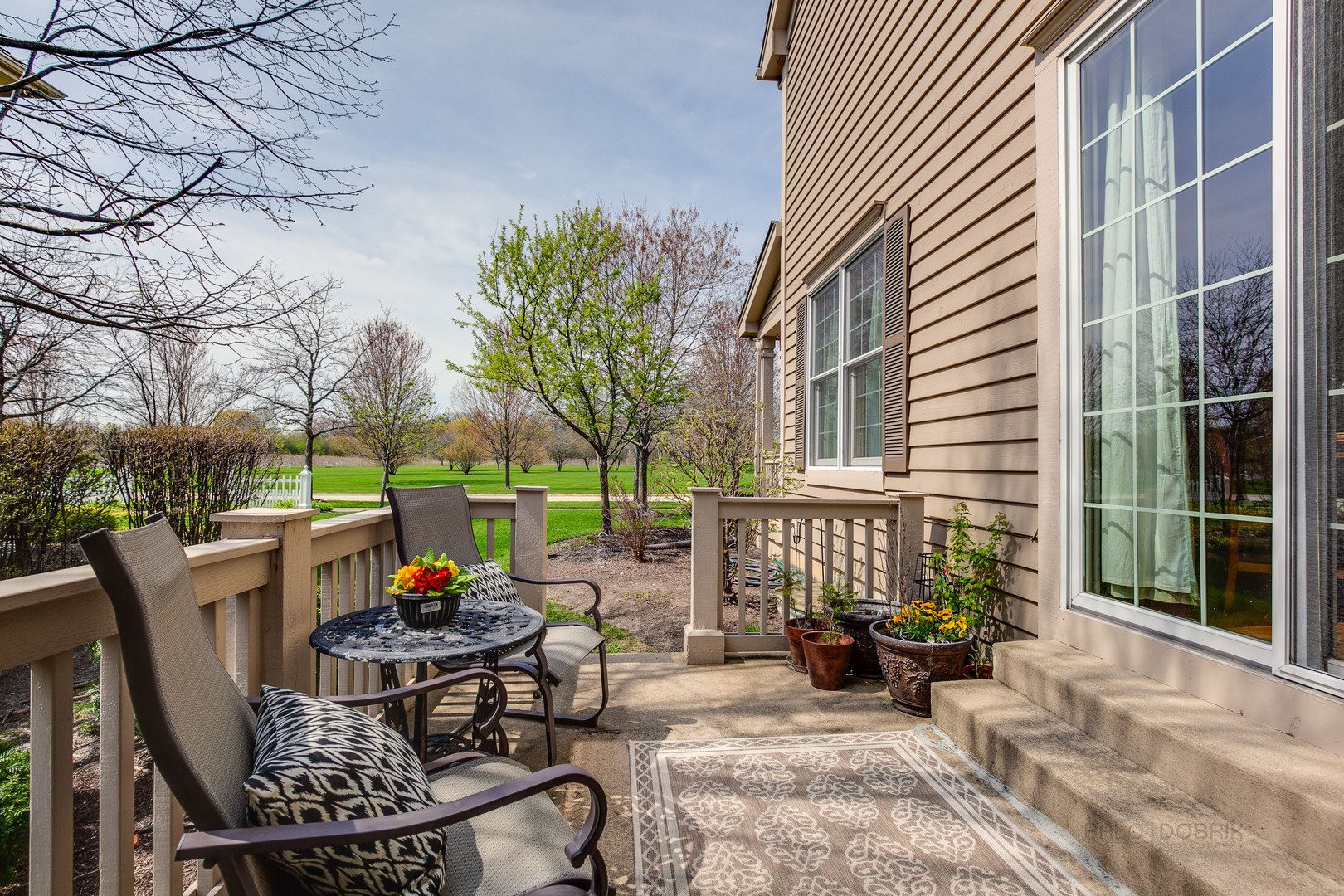 920 Symphony Drive Lake Forest, IL 60045 - Photo 13 of 28 a view of a patio with iron fence