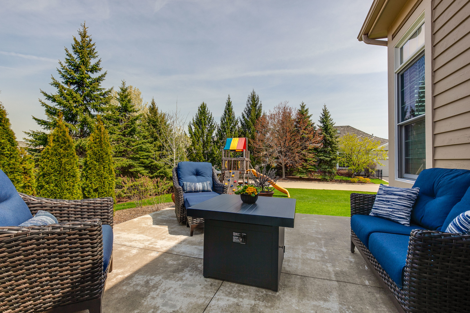 920 Symphony Drive Lake Forest, IL 60045 - Photo 26 of 28 a view of a chairs and table on the terrace