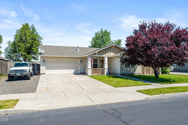 $415,000 | 723 Northeast Stoneridge Loop, Prineville, OR 97754