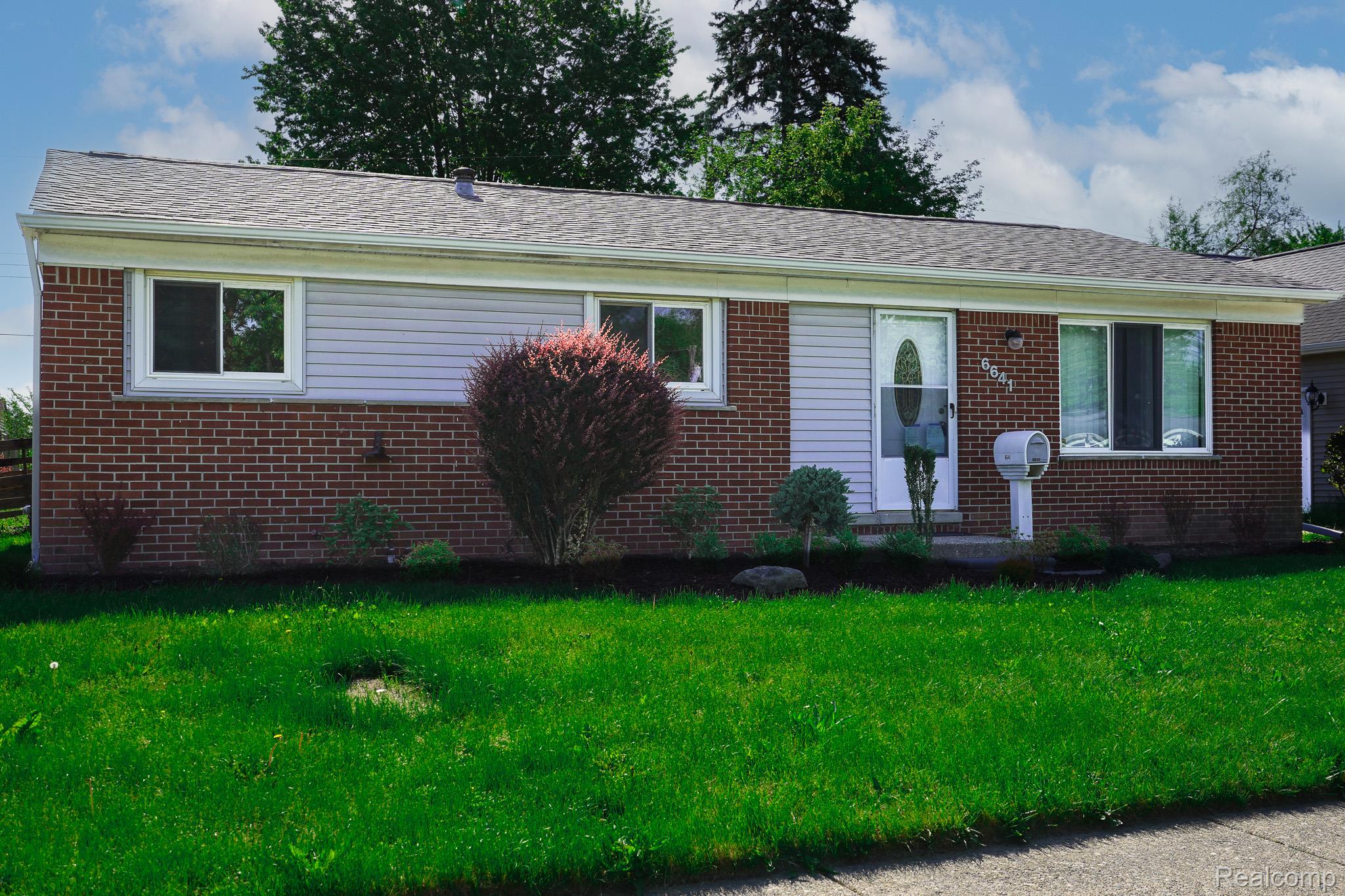 6641 Niagara Street Romulus, MI 48174 - Photo 4 of 70 DDS04012-Edit - Copy.jpg