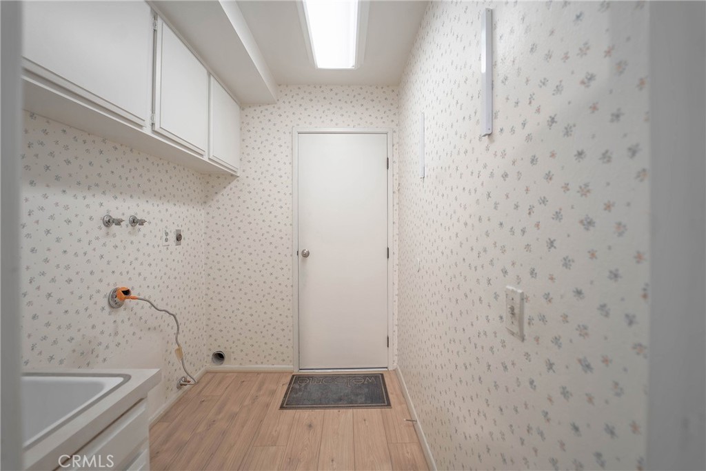 25401 Helena Circle Mission Viejo, CA 92691 - Photo 33 of 38 LAUNDRY