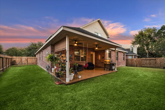 $435,000 | 191 Maple Grove Drive, Conroe, TX 77384