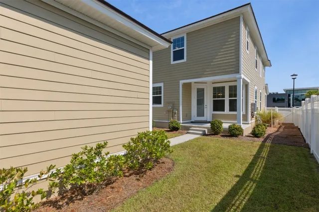 a view of a pathway both side of building