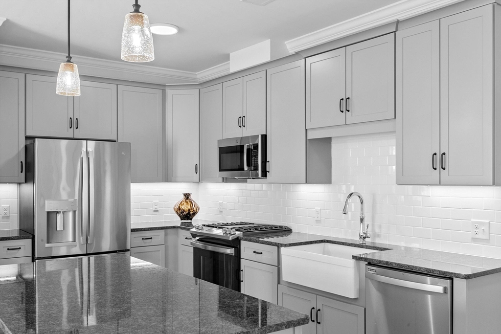 57 Long Point Road, Unit 209 Lakeville, MA 02347 - Photo 7 of 26 Gallery Image 7