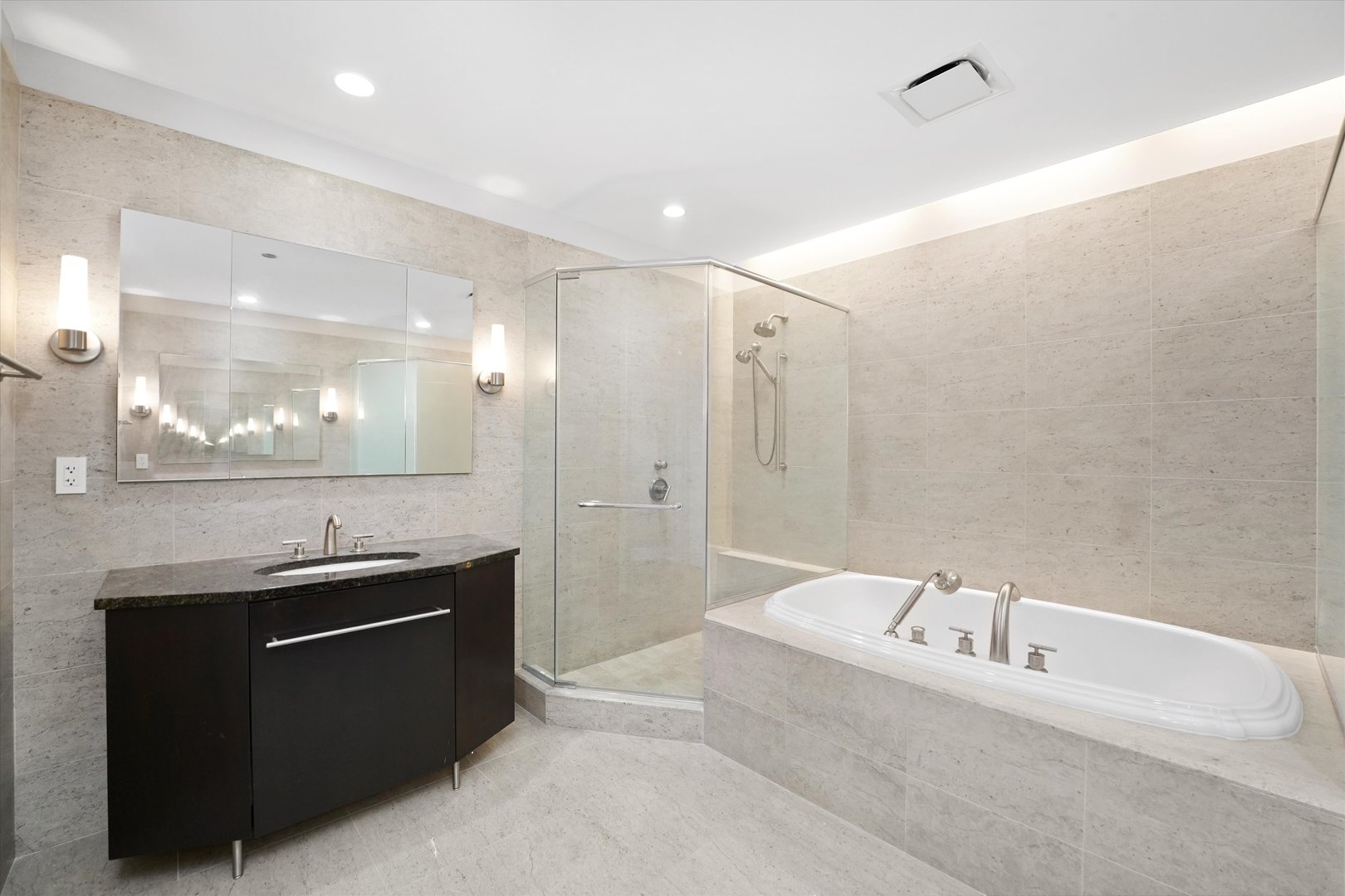 401 North Wabash Avenue, Unit 72F Chicago, IL 60611 - Photo 14 of 25