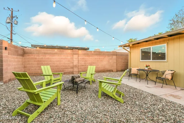 a view of a bench in a patio