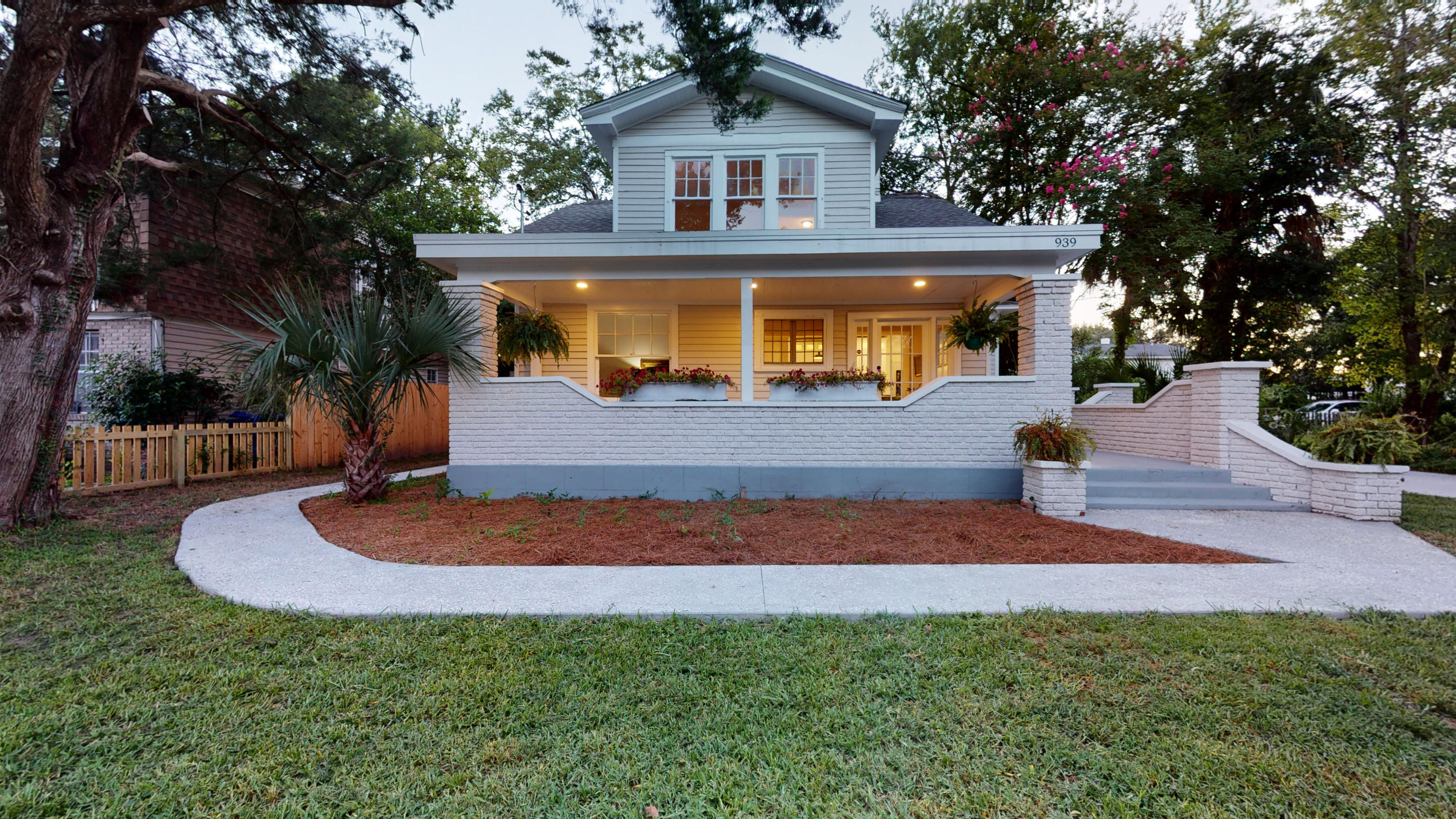 939 Rutledge Avenue Charleston, SC 29403 - Photo 5 of 69 939 Rutledge Exterior-5