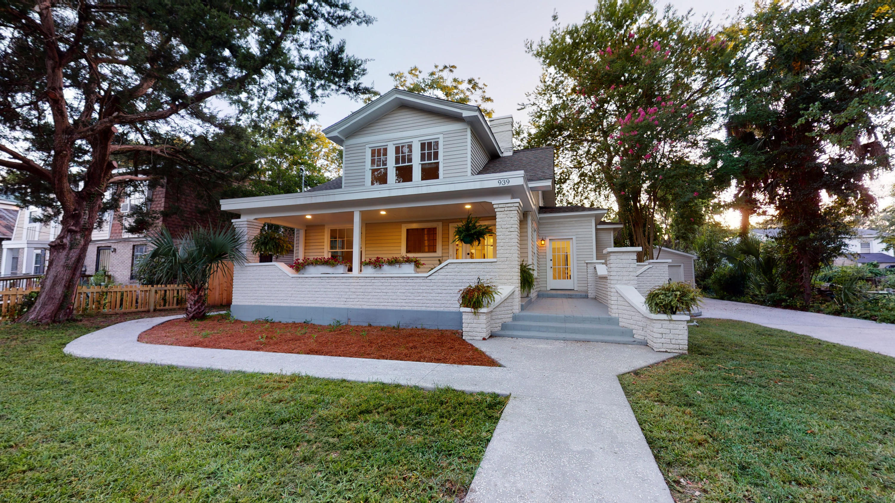 939 Rutledge Avenue Charleston, SC 29403 - Photo 6 of 69 939 Rutledge Exterior-6