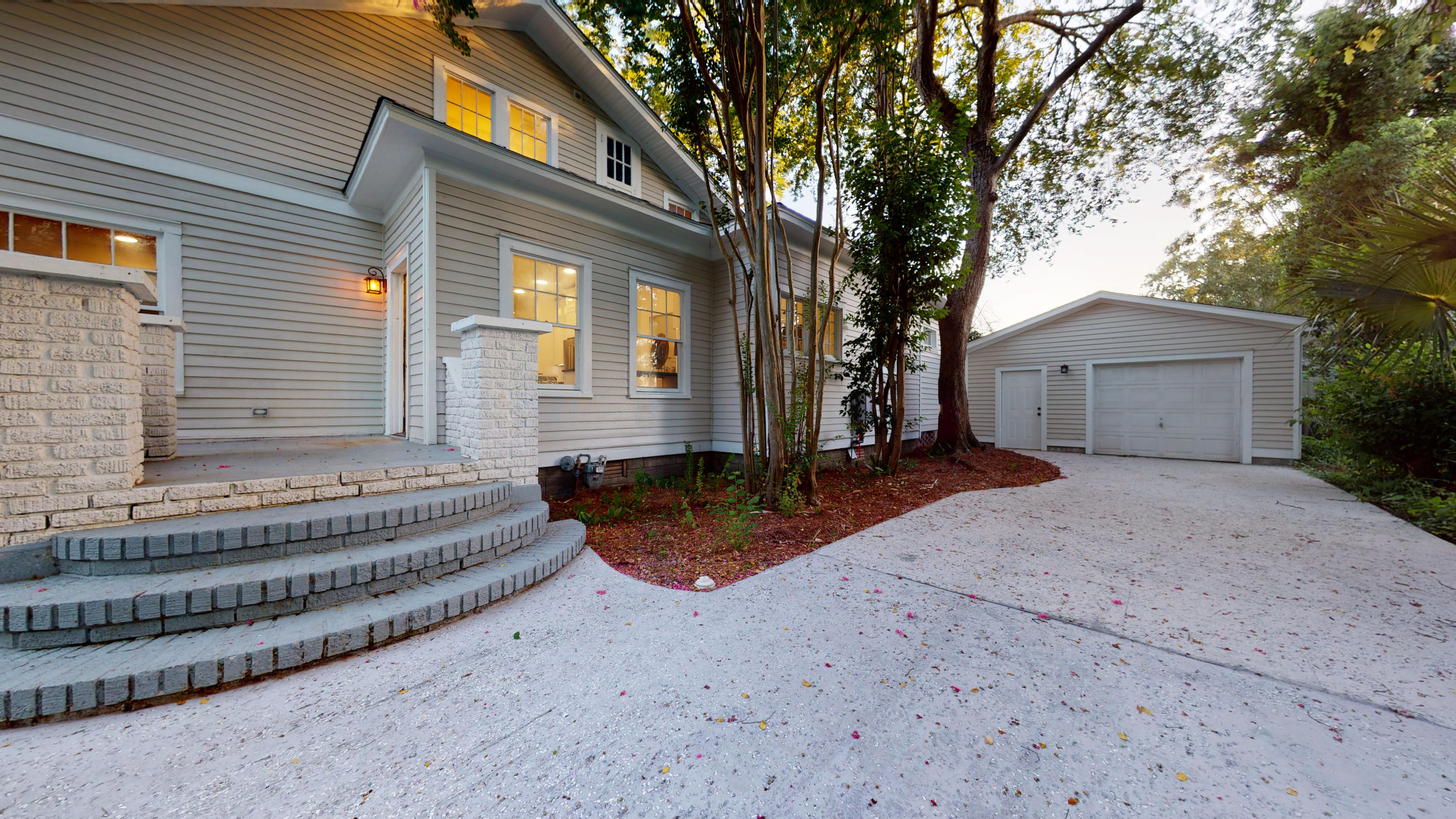 939 Rutledge Avenue Charleston, SC 29403 - Photo 67 of 69 939 Rutledge Exterior-12