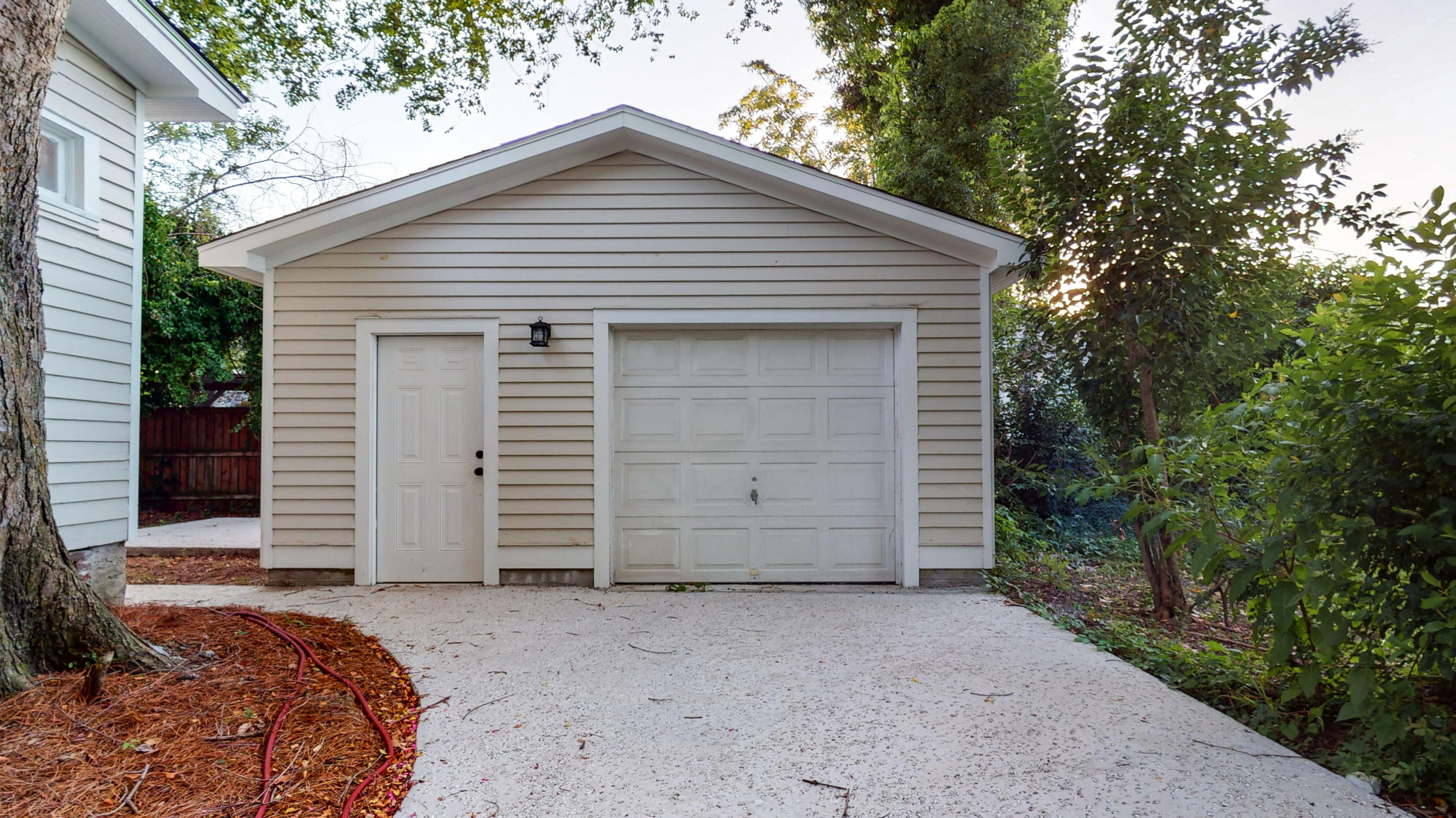 939 Rutledge Avenue Charleston, SC 29403 - Photo 68 of 69 939 Rutledge Exterior-10